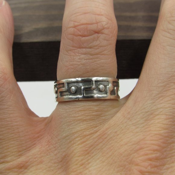 Size 7 Sterling Silver Rustic Maze Pattern Band - Picture 2 of 7